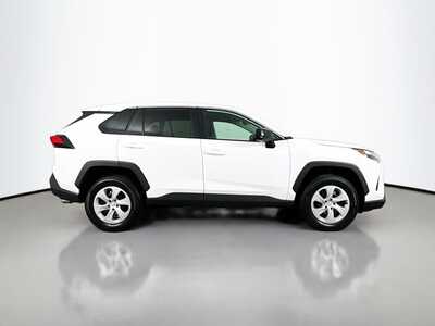 2024 Toyota RAV4, $29977. Photo 8