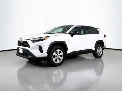 2024 Toyota RAV4, $28915. Photo 3