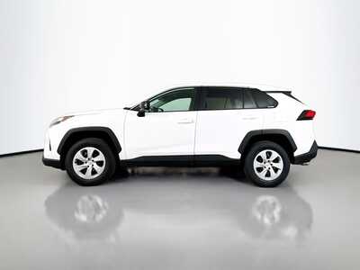 2024 Toyota RAV4, $28915. Photo 4