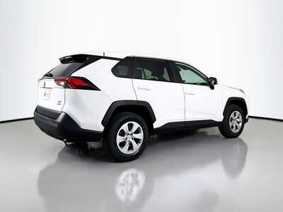 2024 Toyota RAV4, $28915. Photo 7