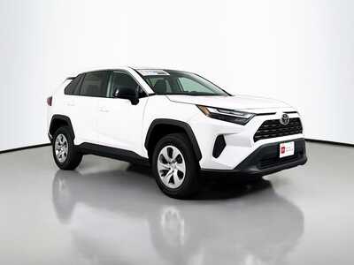 2024 Toyota RAV4, $28915. Photo 1
