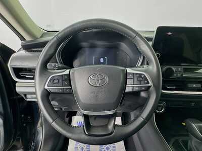 2025 Toyota Grand Highlander, $48120. Photo 11