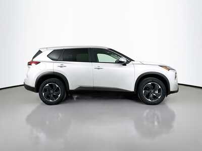 2025 Nissan Rogue, $24977. Photo 8