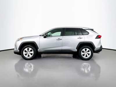 2024 Toyota RAV4, $29977. Photo 4