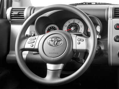 2014 Toyota FJ Cruiser, $34703. Photo 6