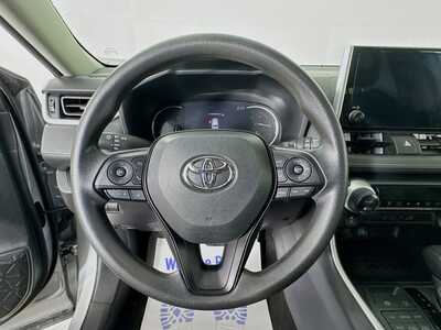 2025 Toyota RAV4, $33977. Photo 11