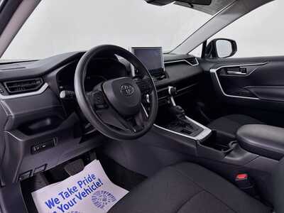 2025 Toyota RAV4, $33977. Photo 9