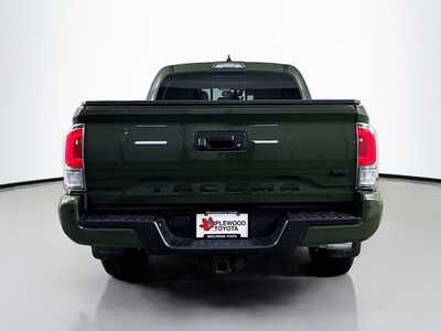 2021 Toyota Tacoma, $37977. Photo 6