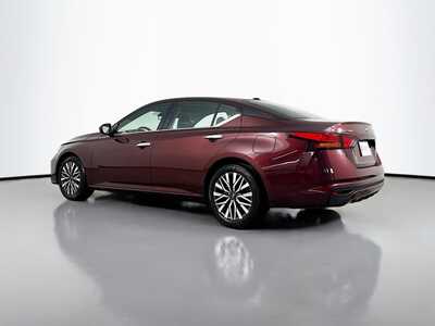 2024 Nissan Altima, $19977. Photo 5