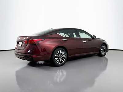 2024 Nissan Altima, $19977. Photo 7