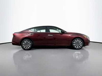 2024 Nissan Altima, $19977. Photo 8