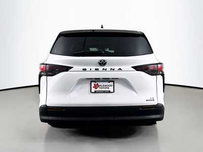 2024 Toyota Sienna, $38977. Photo 6