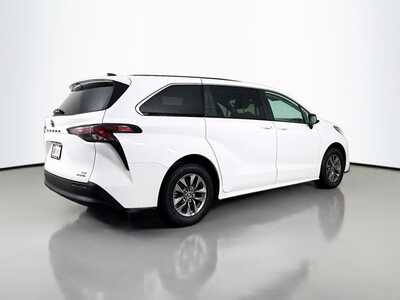 2024 Toyota Sienna, $38977. Photo 7