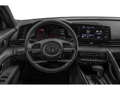 2021 Hyundai Elantra, $16977. Photo 10