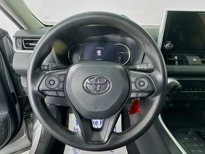 2024 Toyota RAV4, $29977. Photo 11