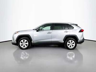 2024 Toyota RAV4, $29977. Photo 4