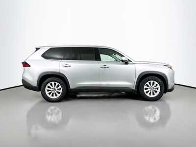 2025 Toyota Grand Highlander, $47977. Photo 8