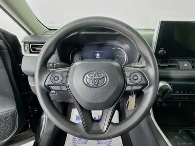 2024 Toyota RAV4, $29977. Photo 11