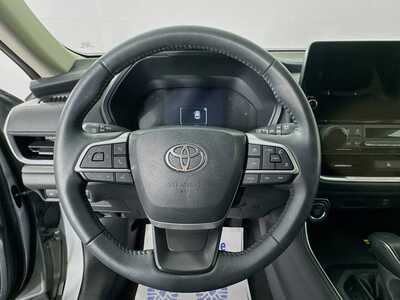 2025 Toyota Grand Highlander, $47977. Photo 11