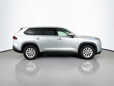 2025 Toyota Grand Highlander, $47977. Photo 8