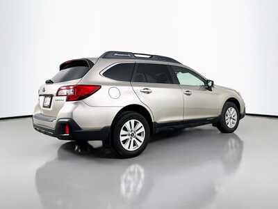 2019 Subaru Outback, $17977. Photo 7