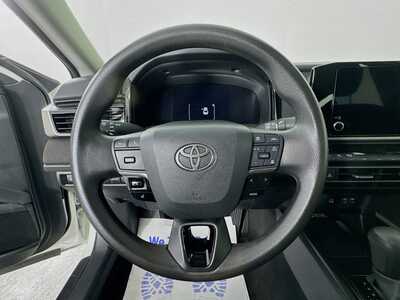 2025 Toyota Camry, $26986. Photo 11