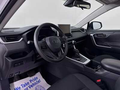 2025 Toyota RAV4, $34977. Photo 9