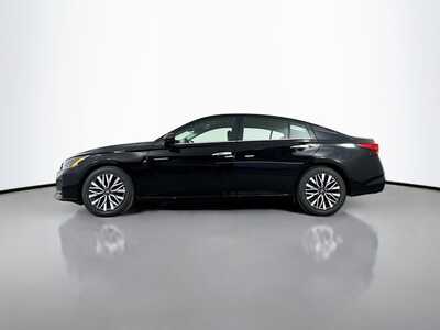 2024 Nissan Altima, $19977. Photo 4