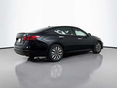 2024 Nissan Altima, $19977. Photo 7