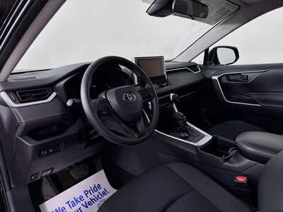 2025 Toyota RAV4, $34977. Photo 9