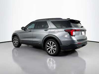 2025 Ford Explorer, $39977. Photo 5