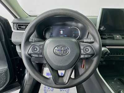 2025 Toyota RAV4, $33977. Photo 11