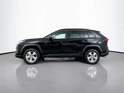 2025 Toyota RAV4, $33977. Photo 4