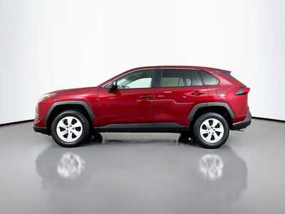 2024 Toyota RAV4, $28977. Photo 4