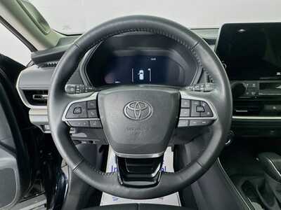 2025 Toyota Grand Highlander, $52977. Photo 11