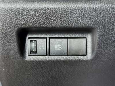 2025 Toyota RAV4, $36944. Photo 10