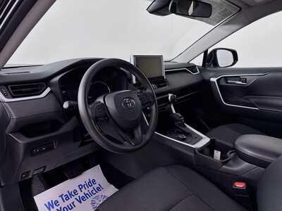2025 Toyota RAV4, $36944. Photo 9