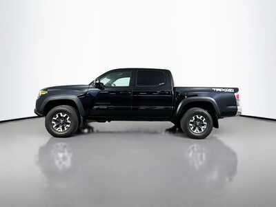 2021 Toyota Tacoma, $38140. Photo 4