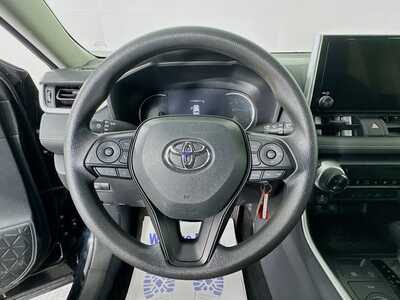 2025 Toyota RAV4, $35977. Photo 11