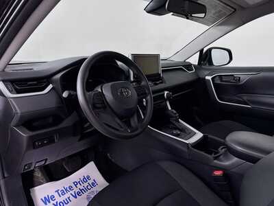 2025 Toyota RAV4, $35977. Photo 9