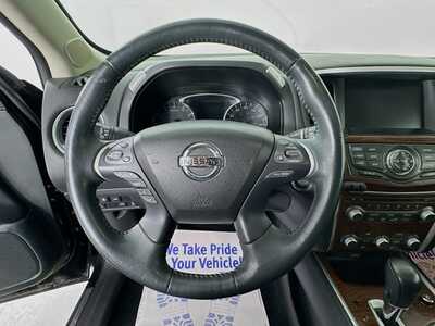 2018 Nissan Pathfinder, $14538. Photo 11