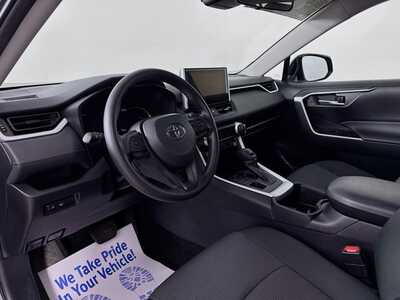 2025 Toyota RAV4, $33977. Photo 9