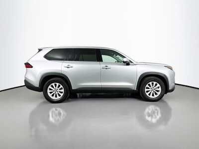 2025 Toyota Grand Highlander, $46477. Photo 8