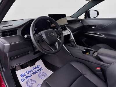 2024 Toyota Venza, $39977. Photo 9