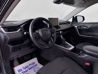 2025 Toyota RAV4, $33977. Photo 9
