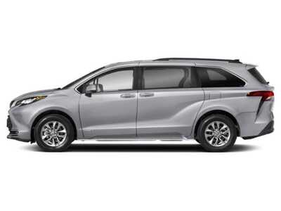 2021 Toyota Sienna, $38977. Photo 3