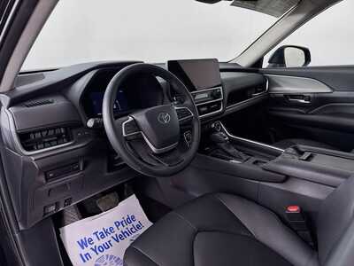 2025 Toyota Grand Highlander, $48777. Photo 9