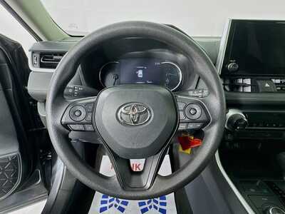 2025 Toyota RAV4, $34977. Photo 11