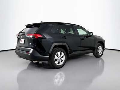 2025 Toyota RAV4, $31977. Photo 7