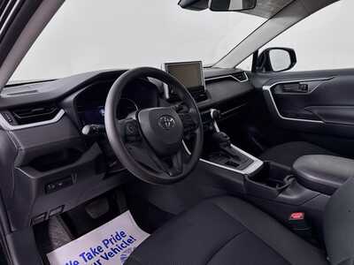 2025 Toyota RAV4, $31977. Photo 9